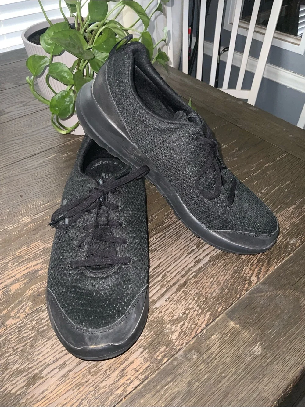 Skechers Go Walk Men's Black Knit Lace-Up Athletic Sneakers - Size 11